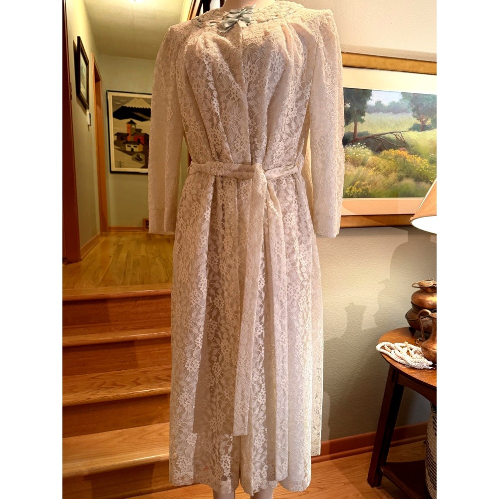 Vintage Lace Robe/Negligee Belted Pockets Lined by Perfect Negligee New York